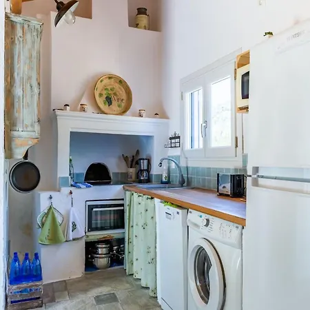 Traditional Greek House With Direct Access To A Lovely Beach At 250 M