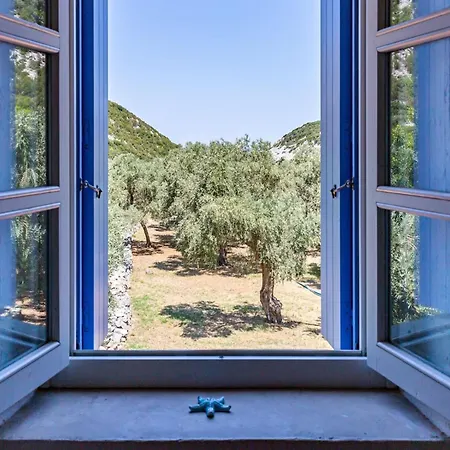Traditional Greek House With Direct Access To A Lovely Beach At 250 M