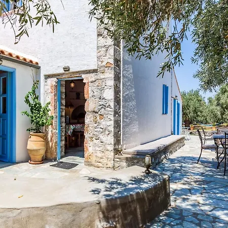 Holiday home Traditional Greek House With Direct Access To A Lovely Beach At 250 M *