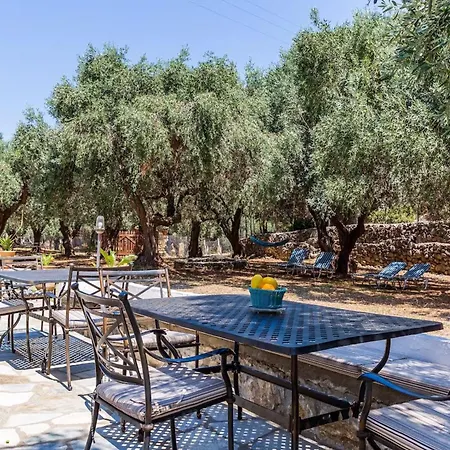 Holiday home Traditional Greek House With Direct Access To A Lovely Beach At 250 M