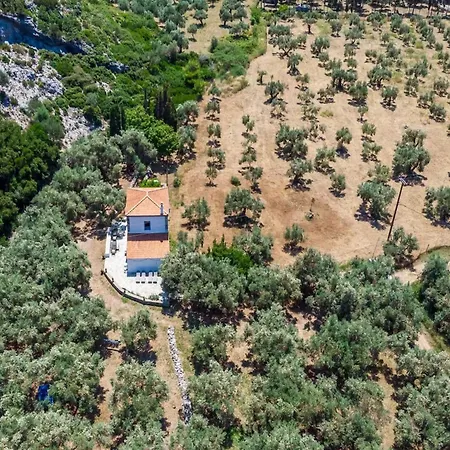 Holiday home Traditional Greek House With Direct Access To A Lovely Beach At 250 M